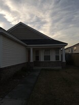 21 Laurel Ln in Savannah, GA - Building Photo