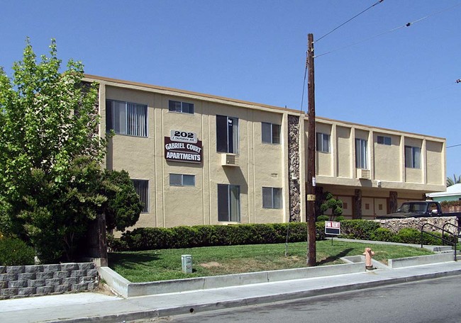 California Avenue Apartments in Vista, CA - Building Photo - Building Photo