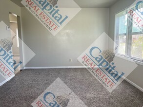 504 E Lockheed Dr in Midwest City, OK - Building Photo - Building Photo