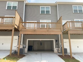 126 Asland Ln in Hapeville, GA - Building Photo - Building Photo