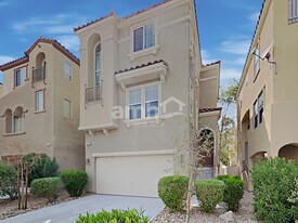 10731 Holmfield St in Henderson, NV - Building Photo