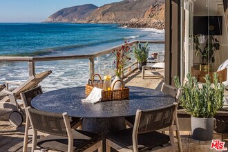 42602 Pacific Coast Hwy in Malibu, CA - Building Photo - Building Photo