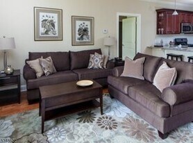 92 Burnet Ave in Maplewood, NJ - Building Photo