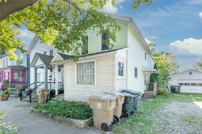 property at 112 N Few St