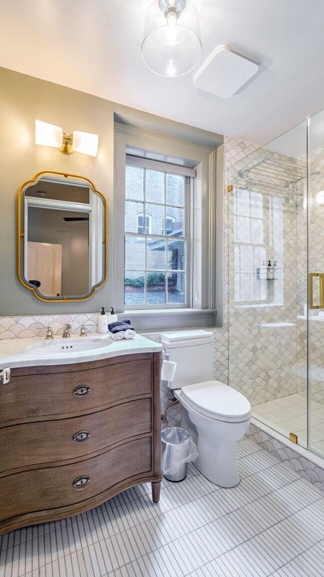 604 Baronne St in New Orleans, LA - Building Photo - Building Photo