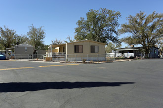 Desert Capri Mobile Homes in Adelanto, CA - Building Photo - Building Photo