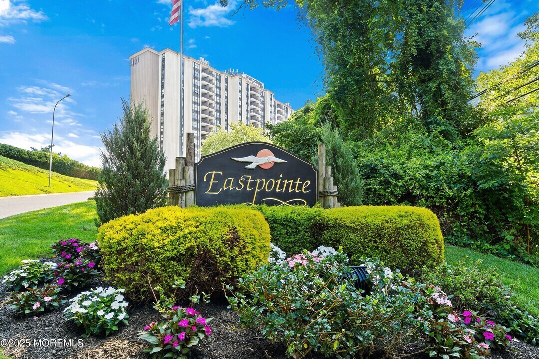 1 Scenic Dr in Highlands, NJ - Building Photo
