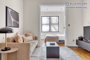 290 W 12th St in New York, NY - Building Photo