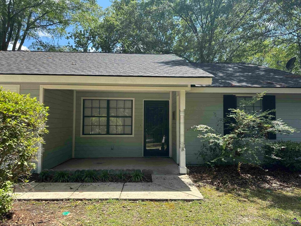 107 Sherwood Rd in Perry, GA - Building Photo