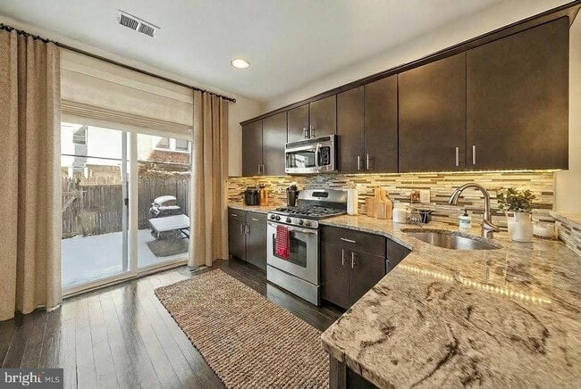 1517 Latona St in Philadelphia, PA - Building Photo - Building Photo