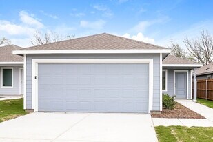 118 Willow Wy in Wilmer, TX - Building Photo