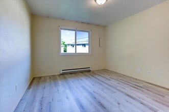 114 17th Ave E in Menomonie, WI - Building Photo - Building Photo