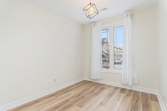 212 Paseo Pvt in Nepean, ON - Building Photo - Building Photo