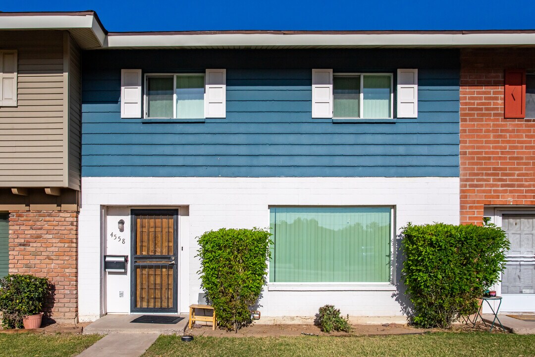 4524 N 15th Ave in Phoenix, AZ - Foto de edificio