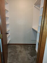 494 Nandina St in Sweet Home, OR - Foto de edificio - Building Photo