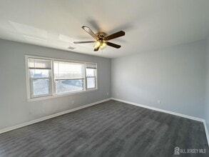 13 Harrison St in Sayreville, NJ - Building Photo - Building Photo