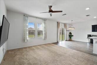 516 Peony Ct in Jarrell, TX - Building Photo - Building Photo
