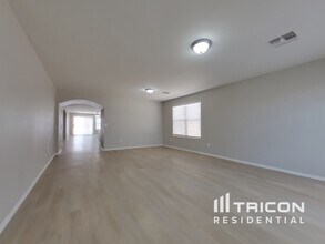 106 S Valle Verde in Mesa, AZ - Building Photo - Building Photo