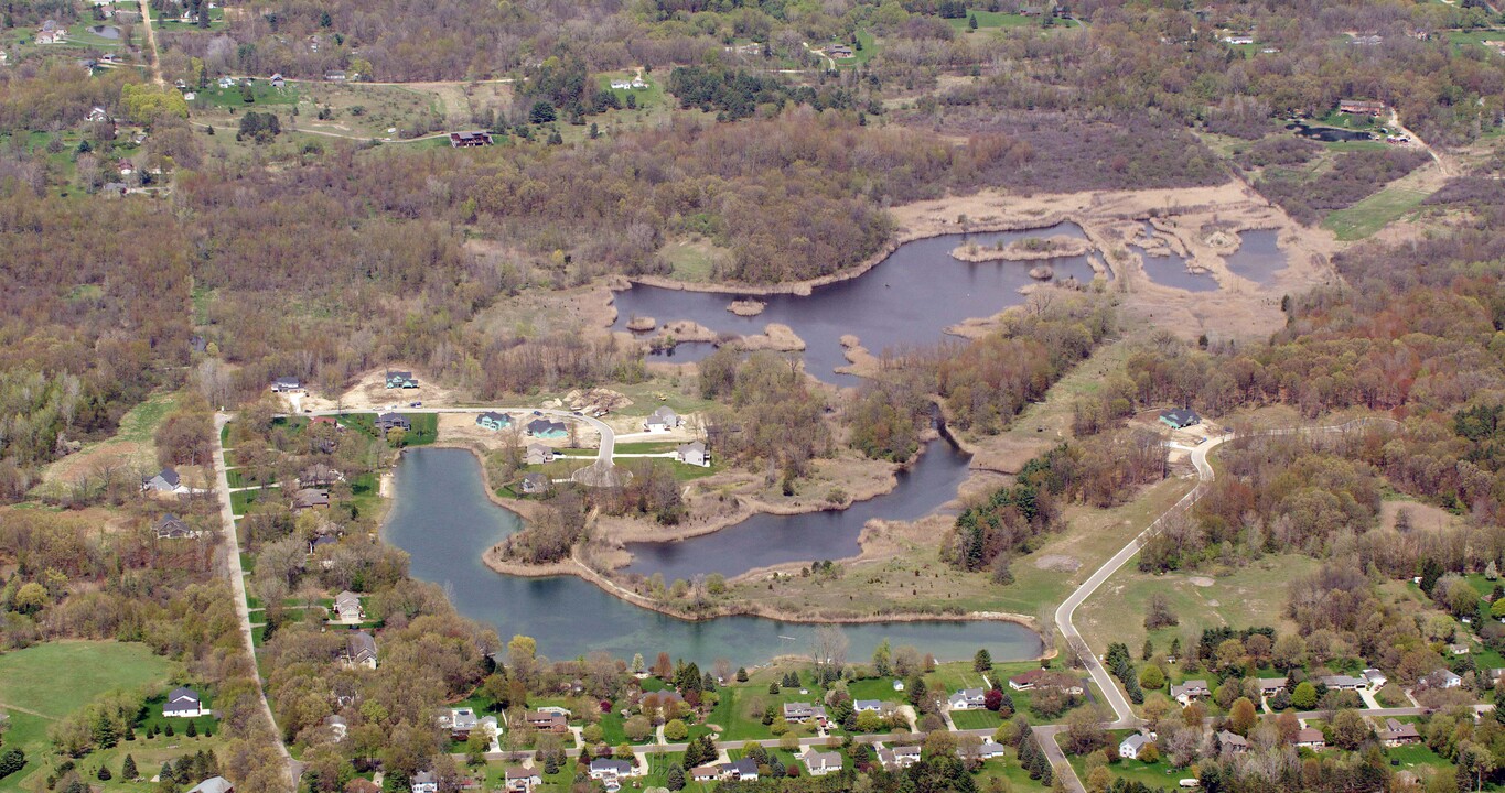 Bonnie Meadows in Haslett, MI - Building Photo