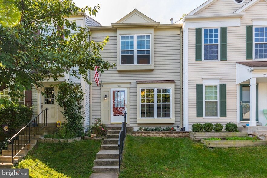 7238 Stover Ct in Alexandria, VA - Building Photo