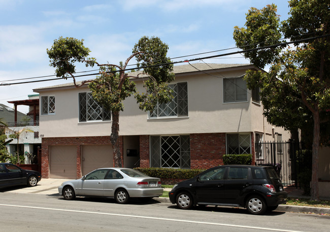 1755 E 2nd St in Long Beach, CA - Foto de edificio - Building Photo