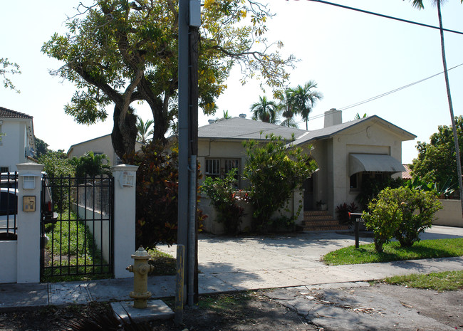 1863 NW 24th Ct in Miami, FL - Building Photo - Building Photo