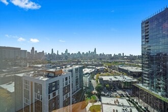 860 W Blackhawk St in Chicago, IL - Foto de edificio - Building Photo