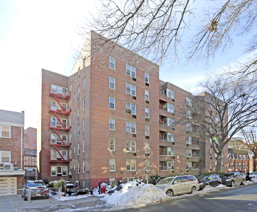 14330 Sanford Ave in Flushing, NY - Building Photo