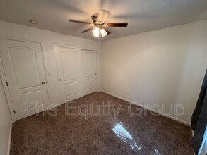 2322 E Beech Ct in Visalia, CA - Building Photo - Building Photo
