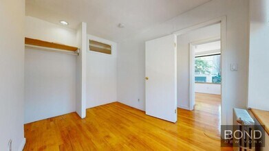 299 E 11th St in New York, NY - Building Photo - Building Photo