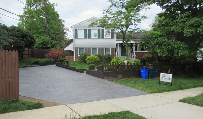 property at 3800 Wexford Dr