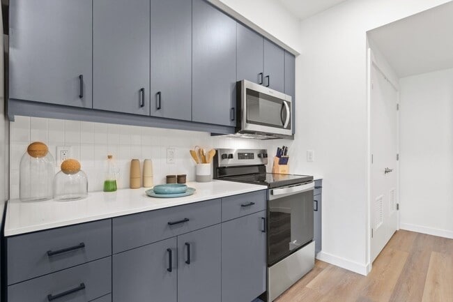 Annex at Bridgeton in Portland, OR - Building Photo - Building Photo