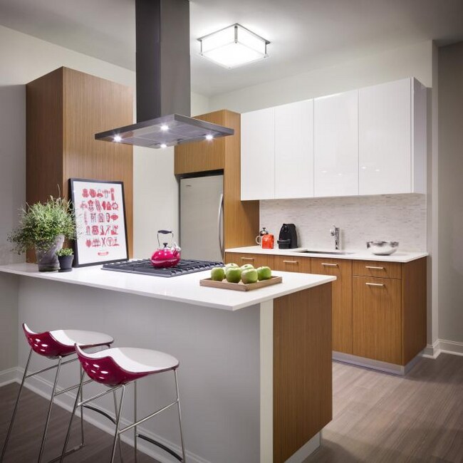 property at 465 E Illinois St