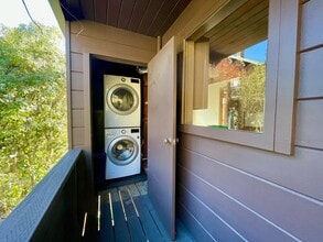 1216 Spruce St, Unit 1216-1/2SpruceS in Berkeley, CA - Foto de edificio - Building Photo