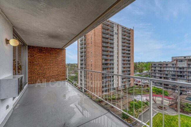 property at 4800 E Hale Pkwy