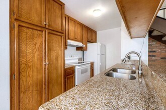 9905 Mission Gorge Rd in Santee, CA - Building Photo - Building Photo