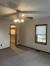 417 E Cherry St, Unit 1 in Springfield, MO - Foto de edificio - Building Photo