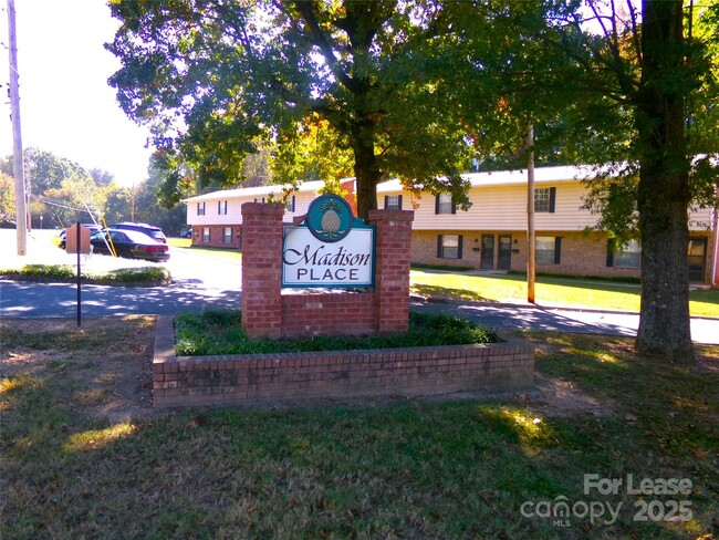 1315 N 6th St in Albemarle, NC - Building Photo - Building Photo