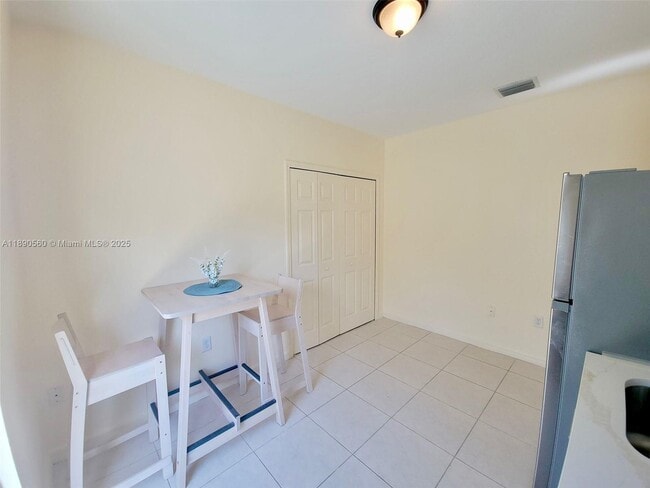 7941 NW 14th Pl in Miami, FL - Building Photo - Building Photo