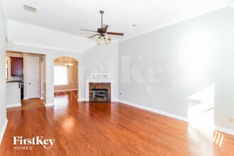 10582 Bird Stone Cove in Cordova, TN - Foto de edificio - Building Photo