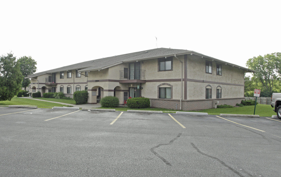 Silver Trail Apartments in Milwaukee, WI - Building Photo