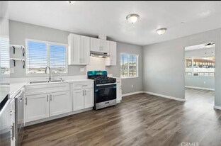 211 W Buena Vista St in Barstow, CA - Building Photo