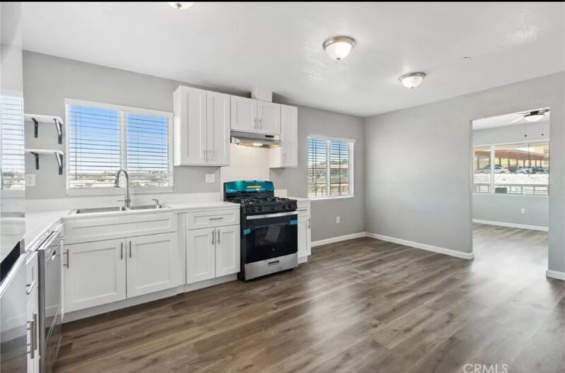 211 W Buena Vista St in Barstow, CA - Building Photo