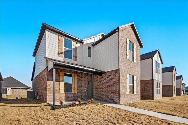 4670 W Aurora St in Fayetteville, AR - Foto de edificio - Building Photo