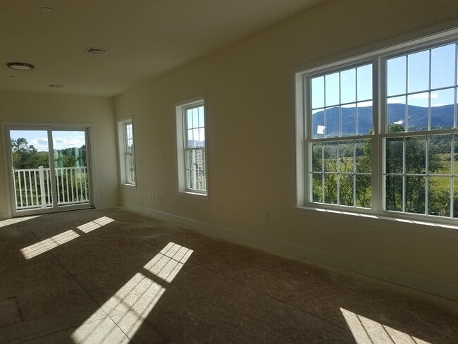 38 Alpine Place Dr in Conway, NH - Building Photo - Building Photo