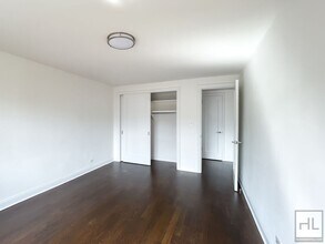 E 16 ST in New York, NY - Foto de edificio - Building Photo