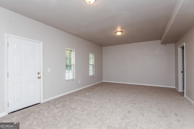 5789 Marbut Rd in Lithonia, GA - Building Photo - Building Photo