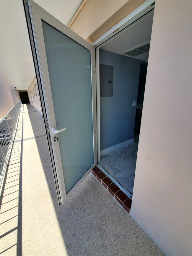 1481 S Ocean Blvd in Pompano Beach, FL - Foto de edificio - Building Photo