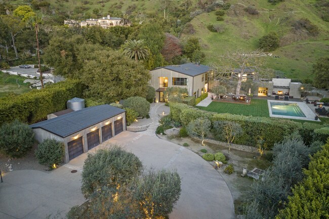 property at 3270 Serra Rd