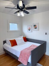 3888 W 157th St, Unit Upper Apartment in Cleveland, OH - Foto de edificio - Building Photo